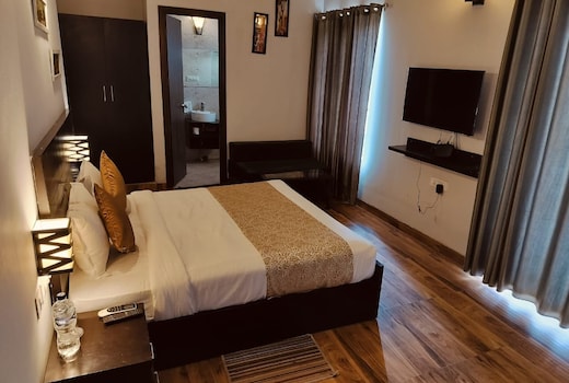 Garnet suites and resorts 