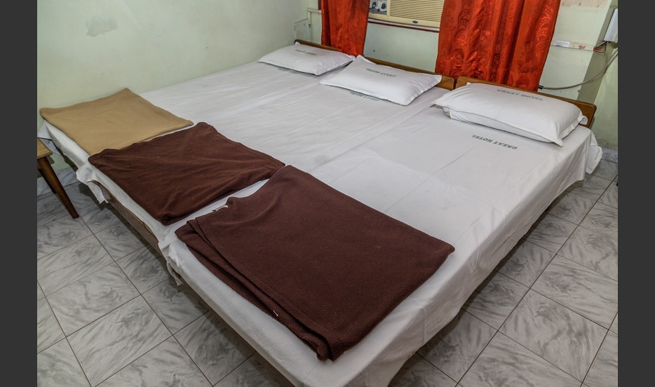 Goyal Hotel - Tap to explore photos