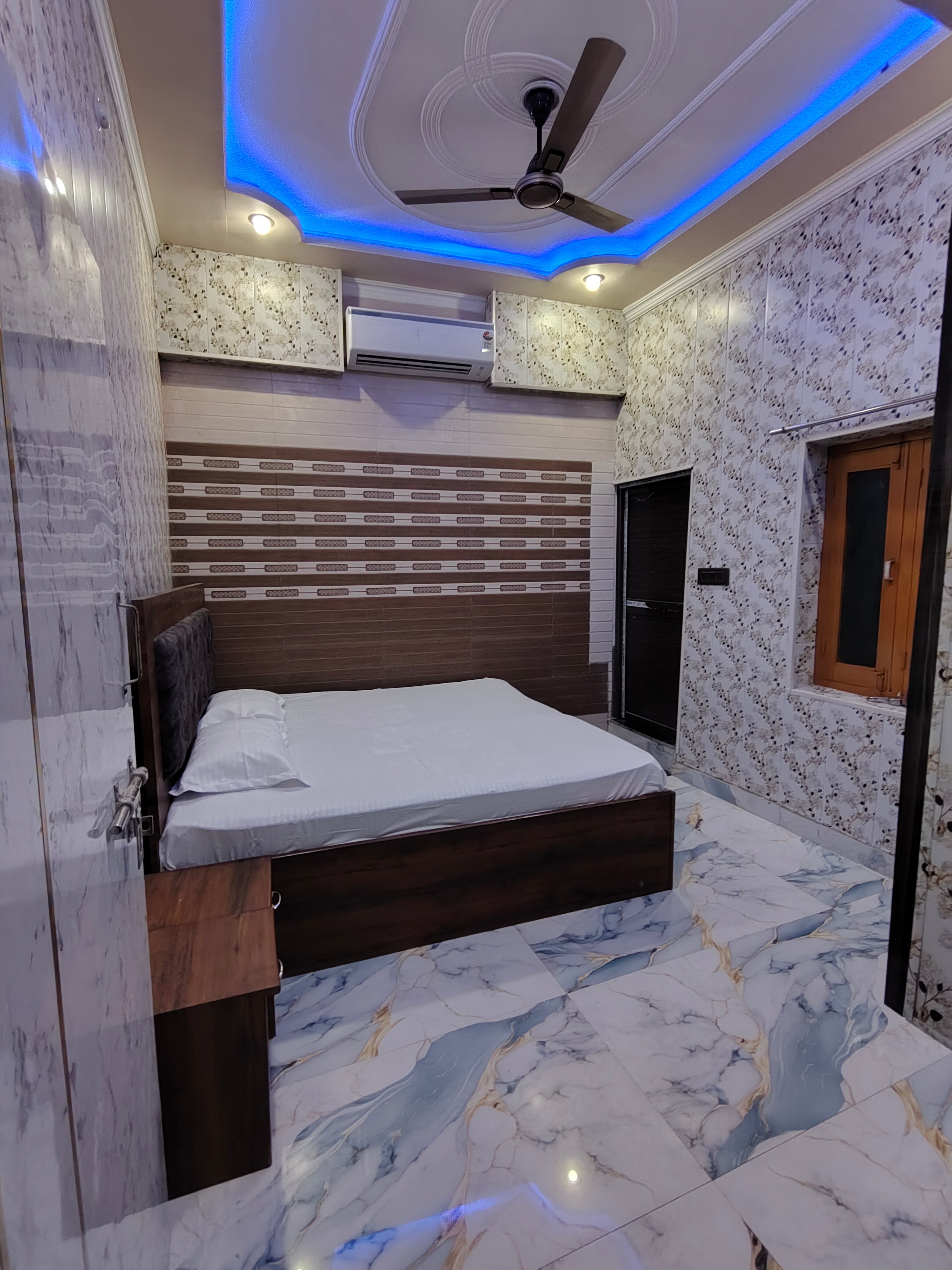 Raghunandan Home stay - Tap to explore photos