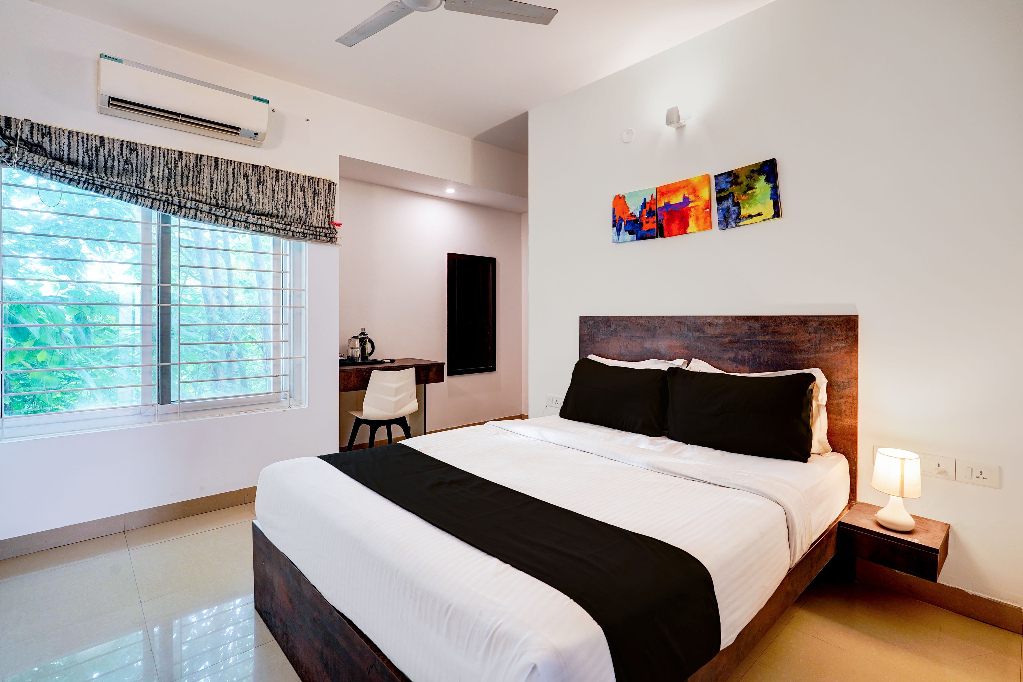 Super Townhouse Hebbal Bhadrappa Layout - Tap to explore photos
