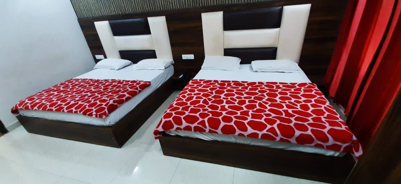 Hotel Puri Grand Amritsar - Tap to explore photos
