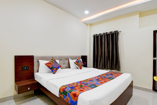 FabHotel Padmakar Kashi