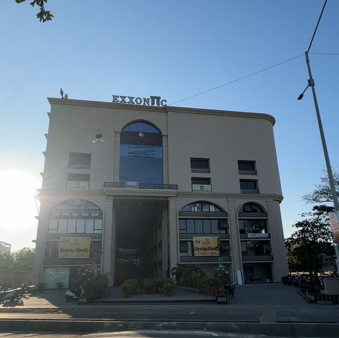 Biznotel by Pride Surat - Tap to explore photos