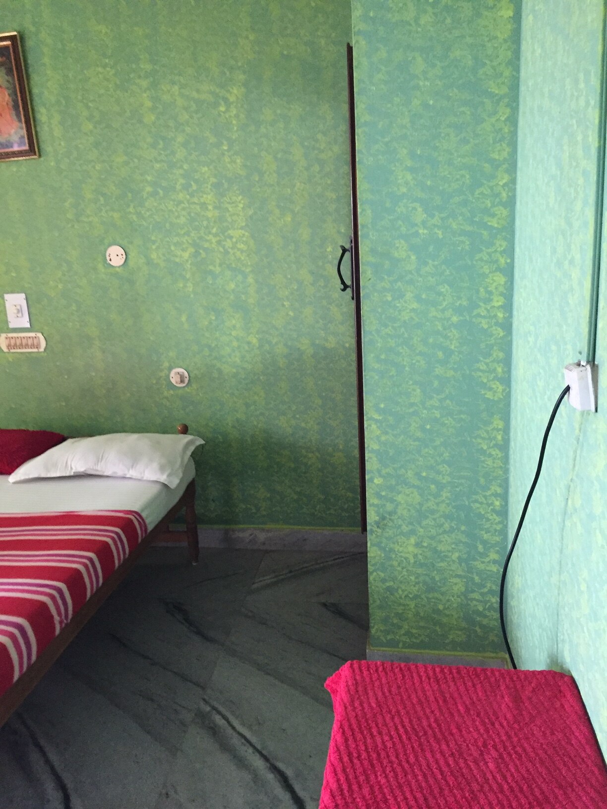 Aswathy holiday inn - Tap to explore photos