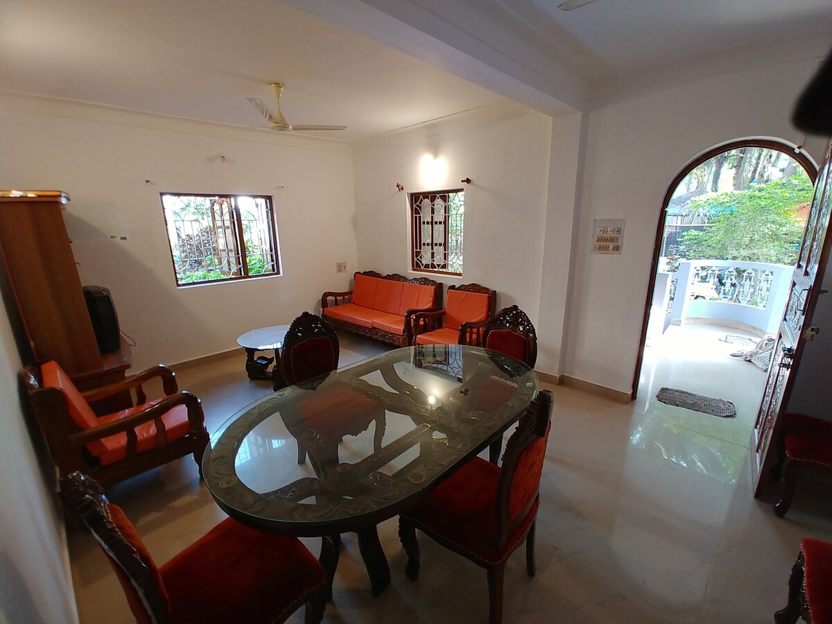Lorenzo Beach Boho Falcon flat 2BHK - Tap to explore photos
