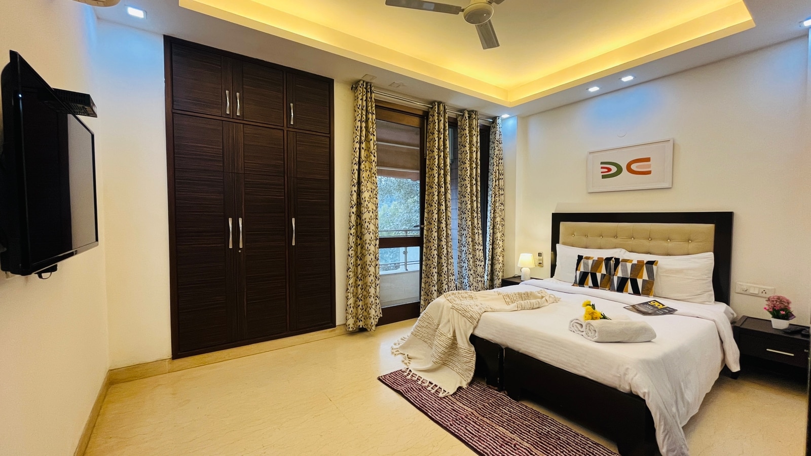 Olive 2BHK -Saket - Tap to explore photos