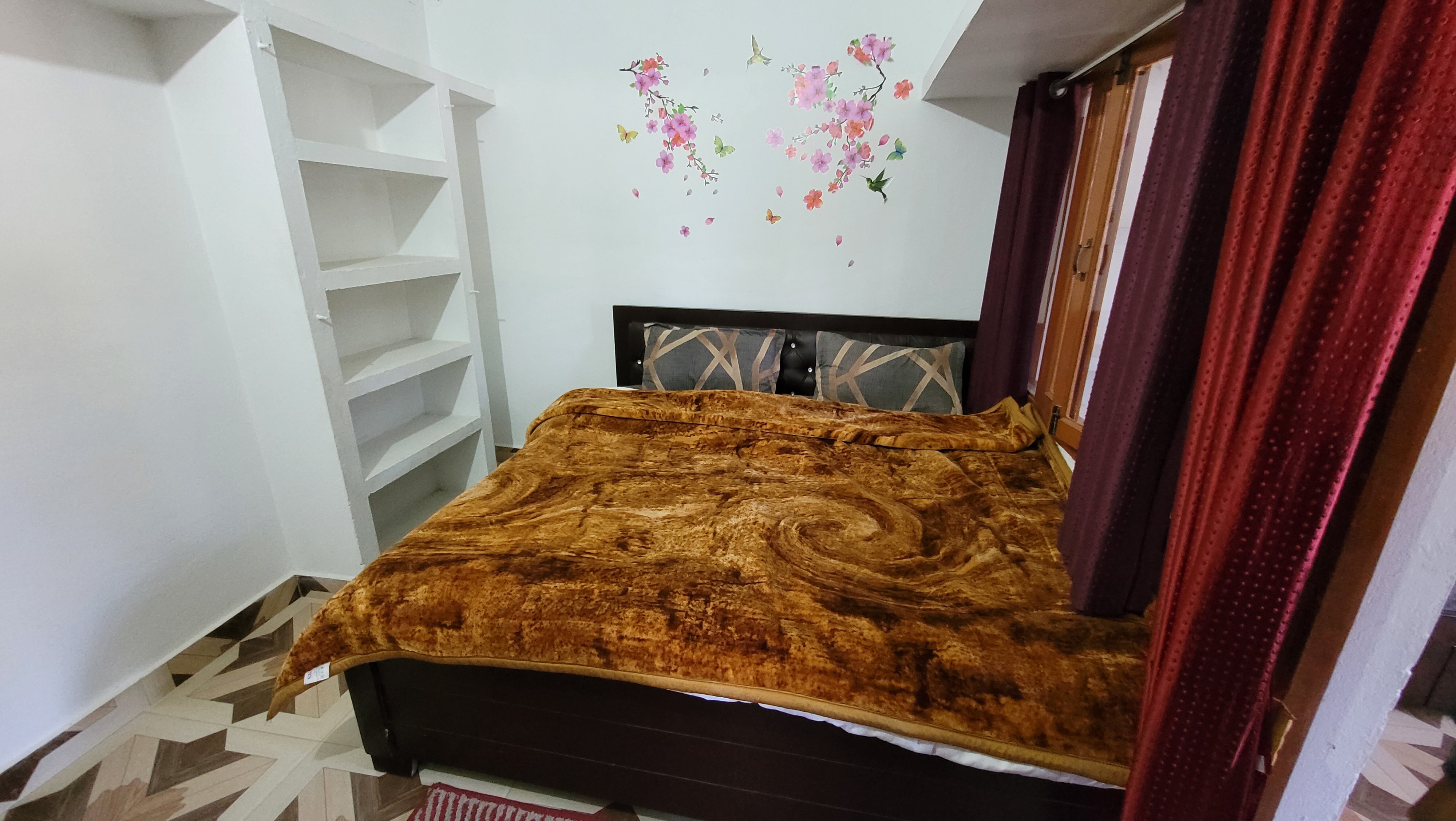 Nainital Home Stay & Restaurant - Tap to explore photos