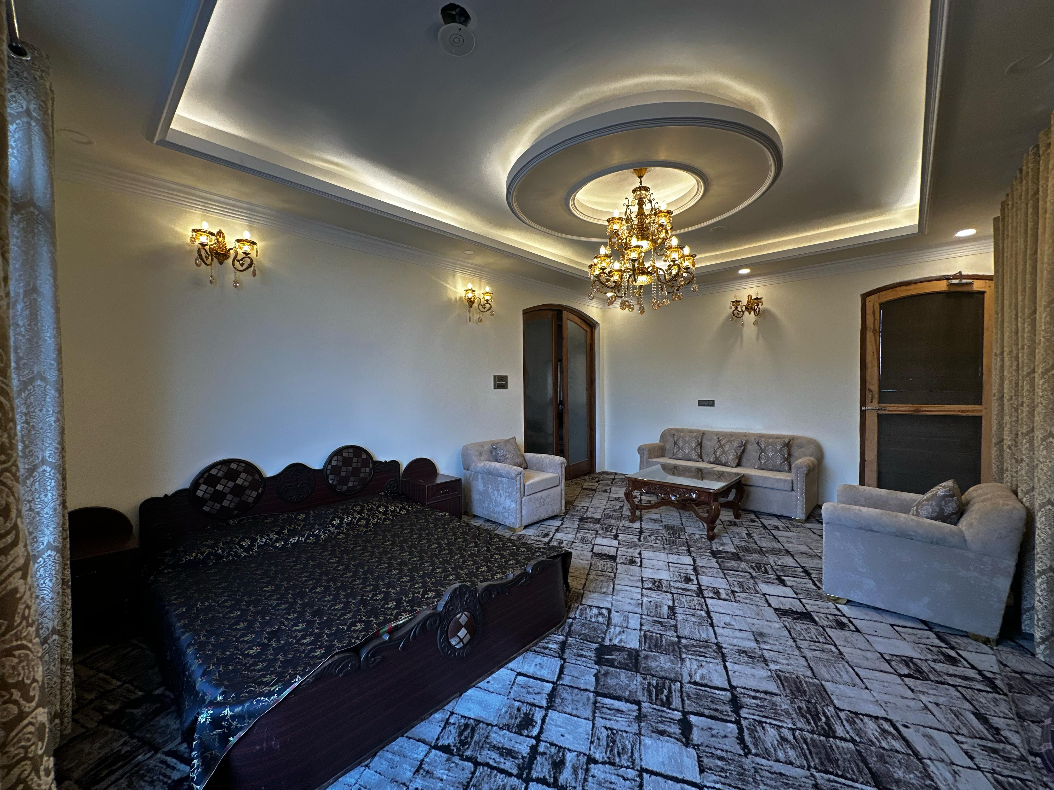 The Landing Nest 4BHK Near Airport - Tap to explore photos