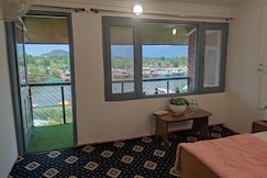 Hotel Lake View, Srinagar