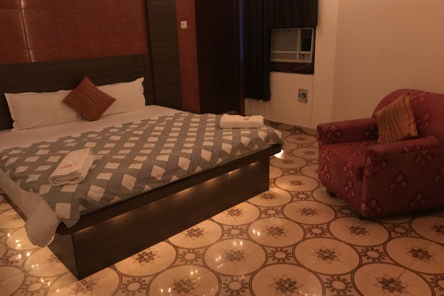 Hotel Saraswati Palace - Tap to explore photos