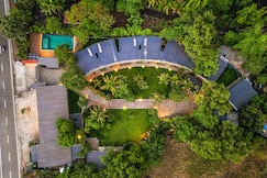 The Crescent Palm By Alaya Stays, Matheran