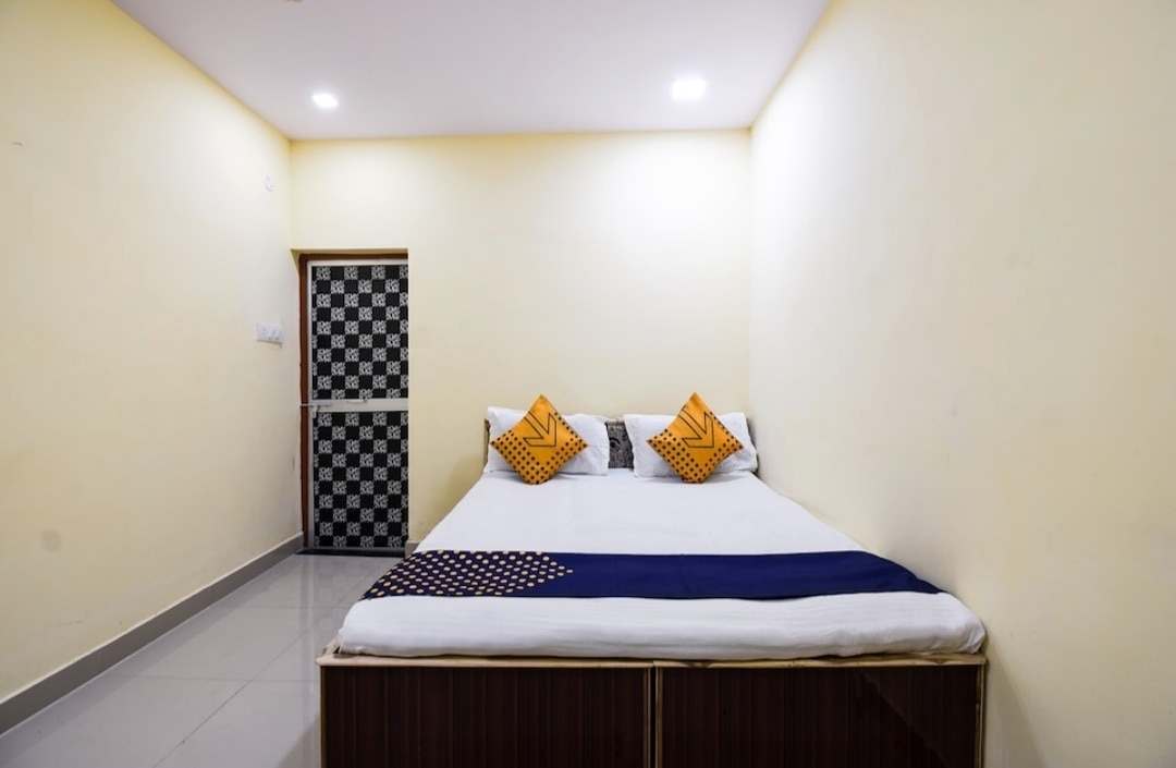 GAURAV GUEST HOUSE - Tap to explore photos