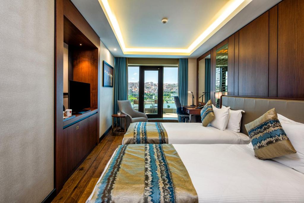 Clarion Hotel Golden Horn - Tap to explore photos