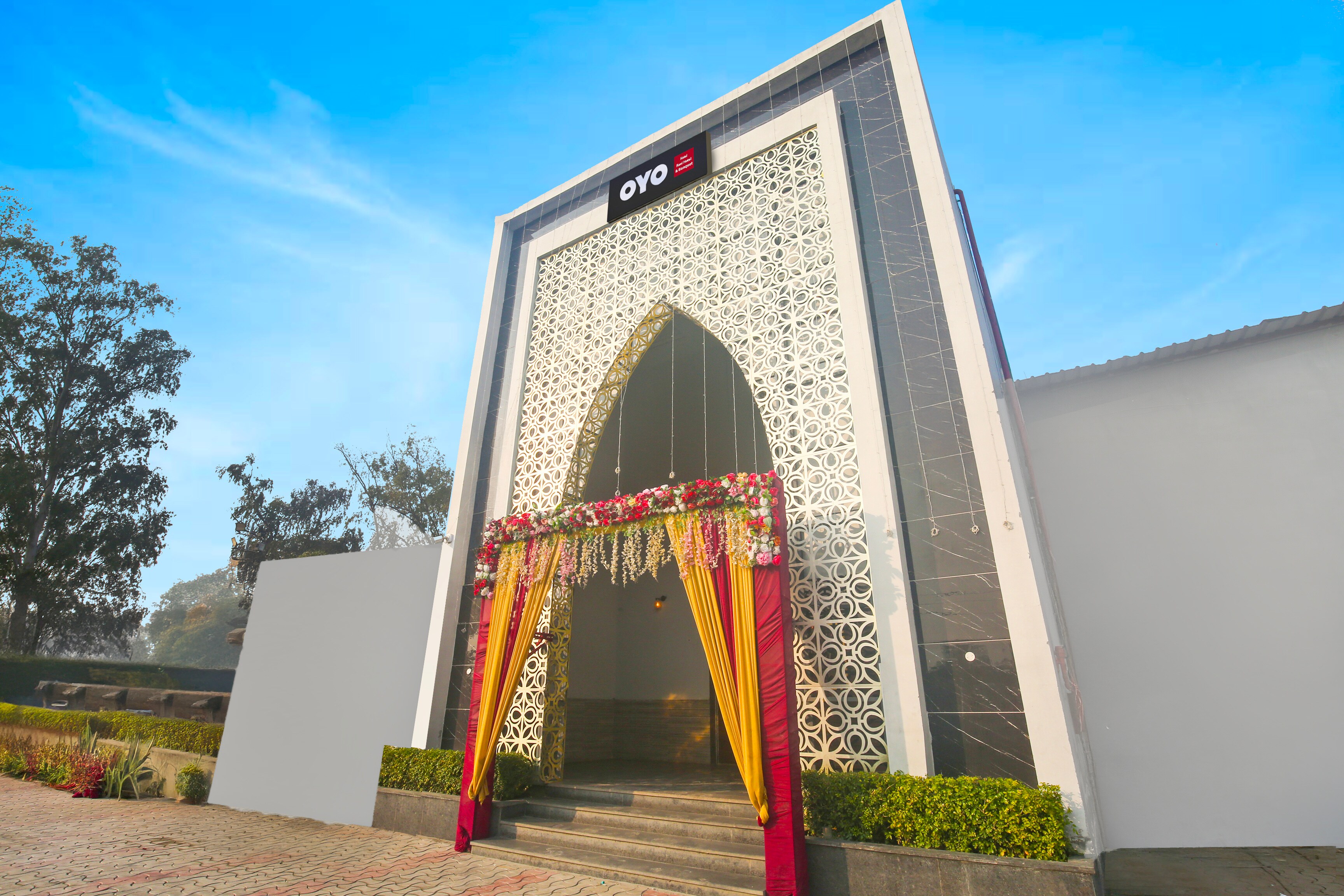 Hotel O Ravi & Banquet - Tap to explore photos
