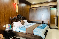 Hotel Crystal Palace, Dhanaulti