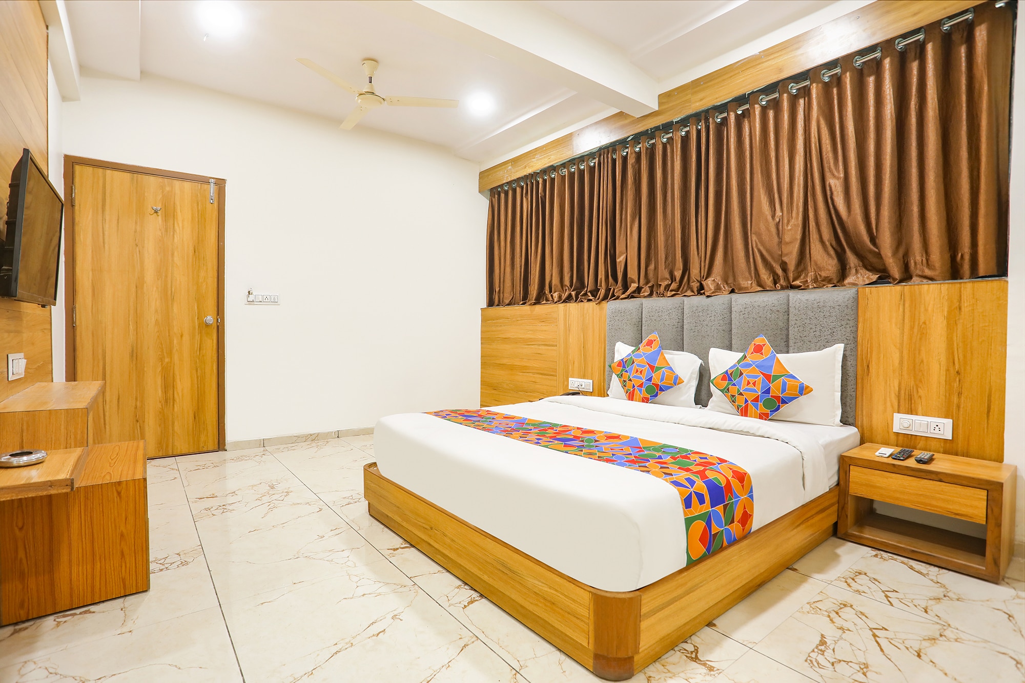 FabHotel Raj Villa - Nr. S.G Highway - Tap to explore photos