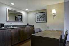 Embassy Suites Winston-Salem, Patrick
