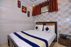 Hotel O The Moon, Delhi