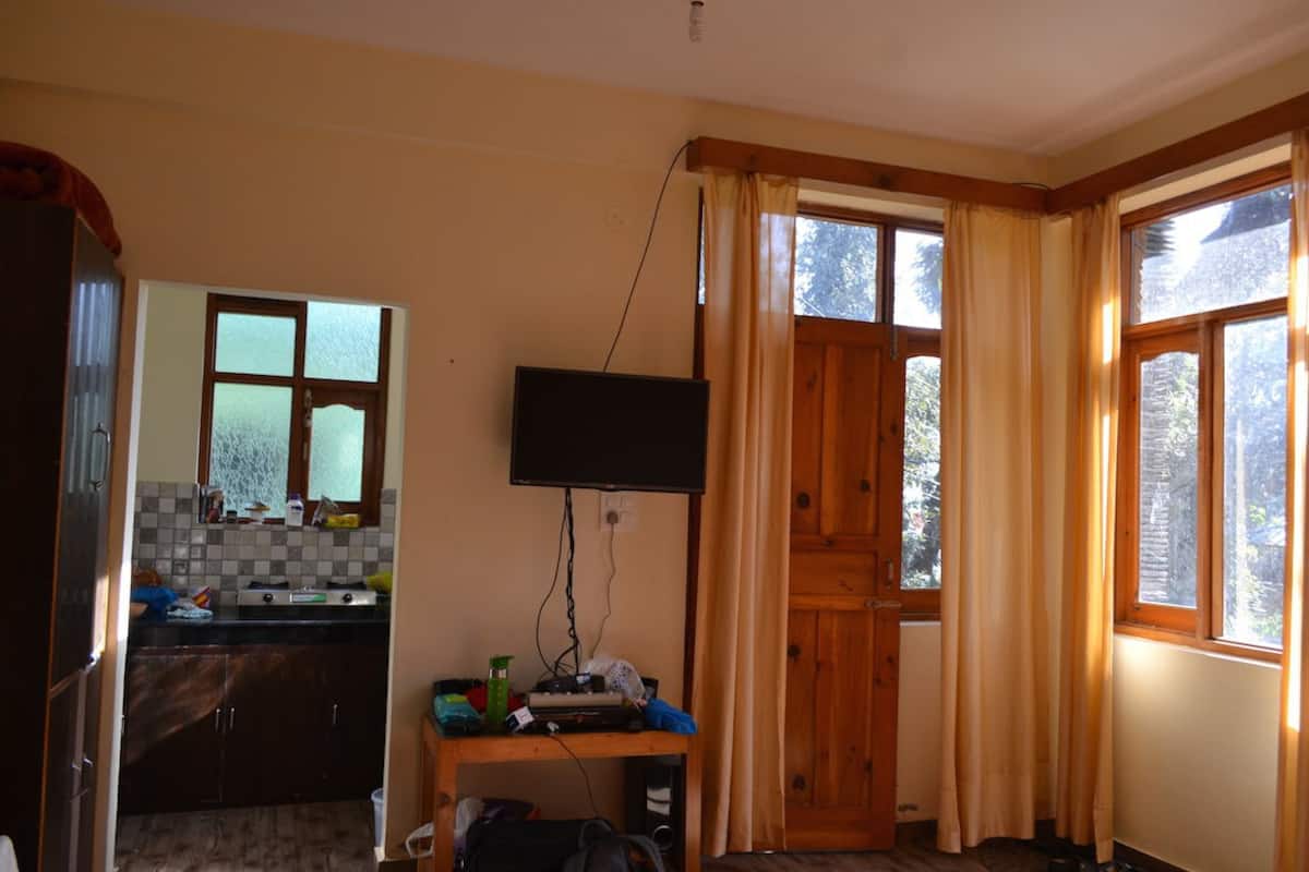 Oak Wood Villa Best Rates On Dharamshala Hotel Deals Reviews Photos