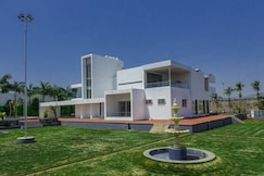 Lake family vibes 6BHK, Beed