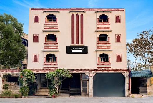 Super Townhouse Chandpole Metro Station Formerly Hotel Raghuraj Palace