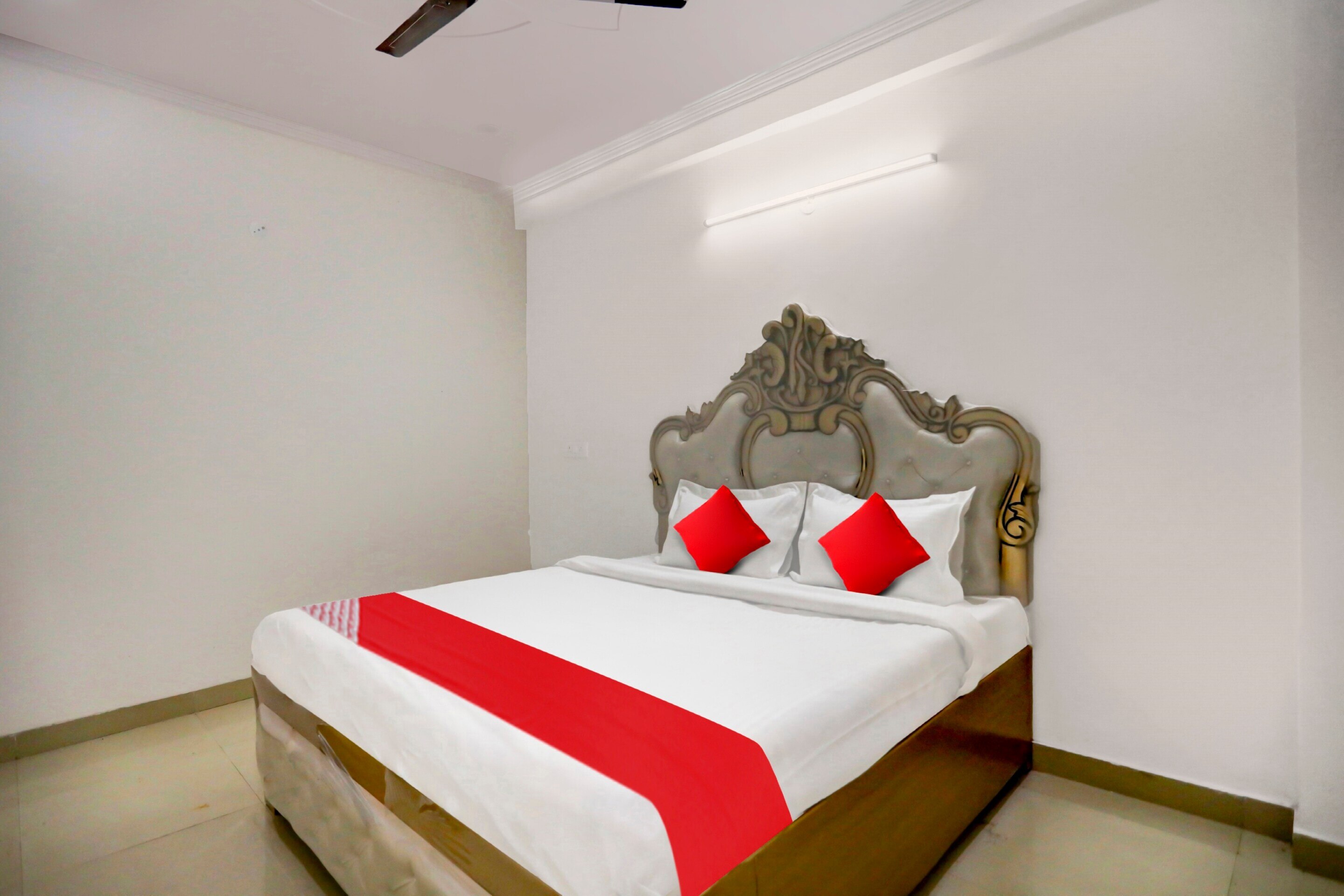 Hotel O Four Seasons Inn Near Akshardham - Tap to explore photos