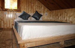 Obvallata Lotus Duplex Attic Room 1 