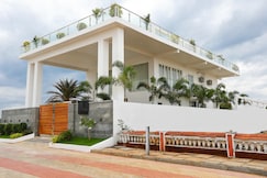 Den's Beach House, Cheyyur