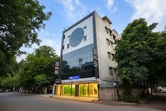 FabHotel Mona Continental - Nr. Laxmi Nagar IT Hub, Delhi