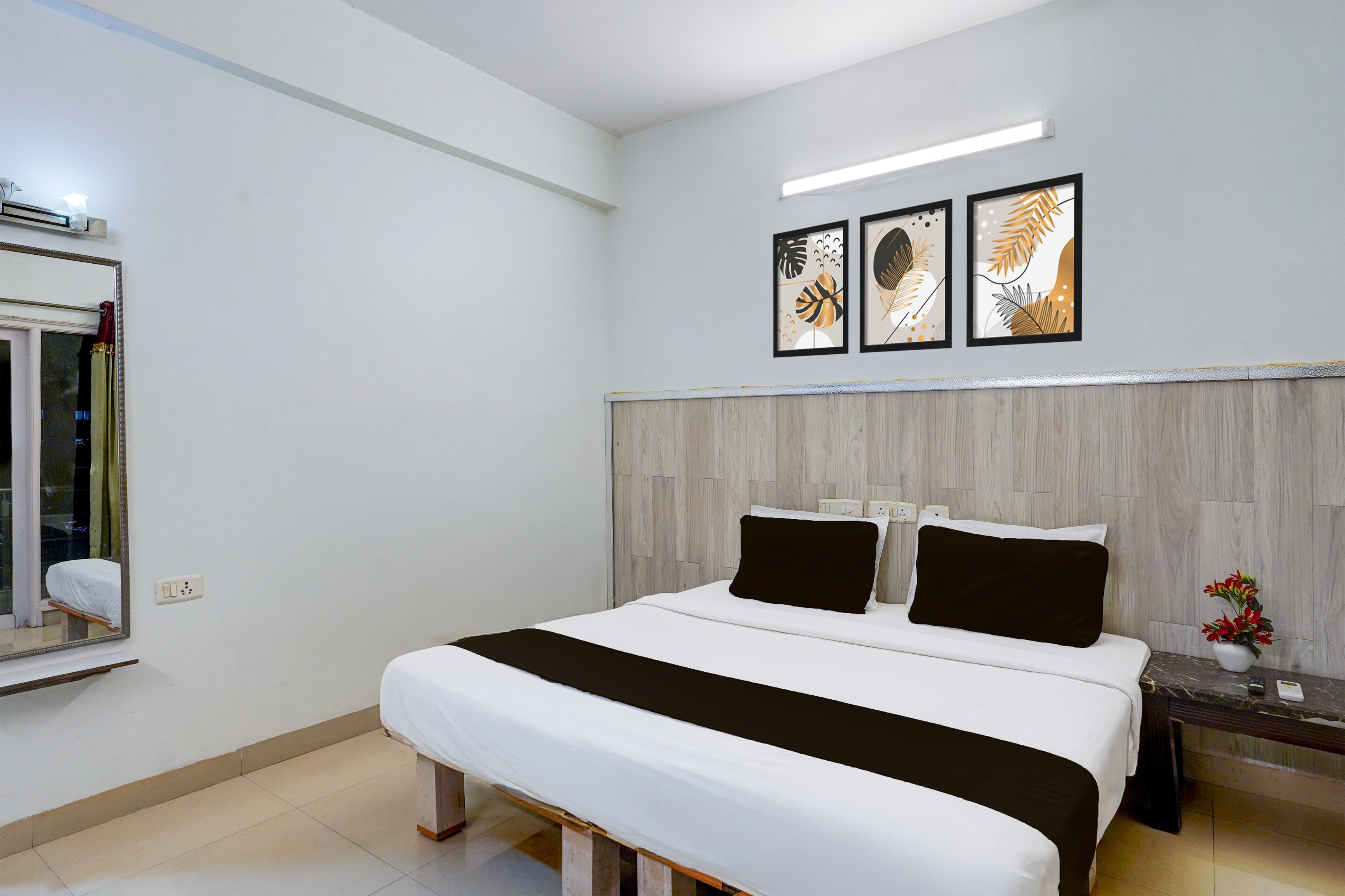 Super Townhouse Medavakkam Near Jayachandran - Tap to explore photos