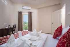 Aptin Crown, Velankanni