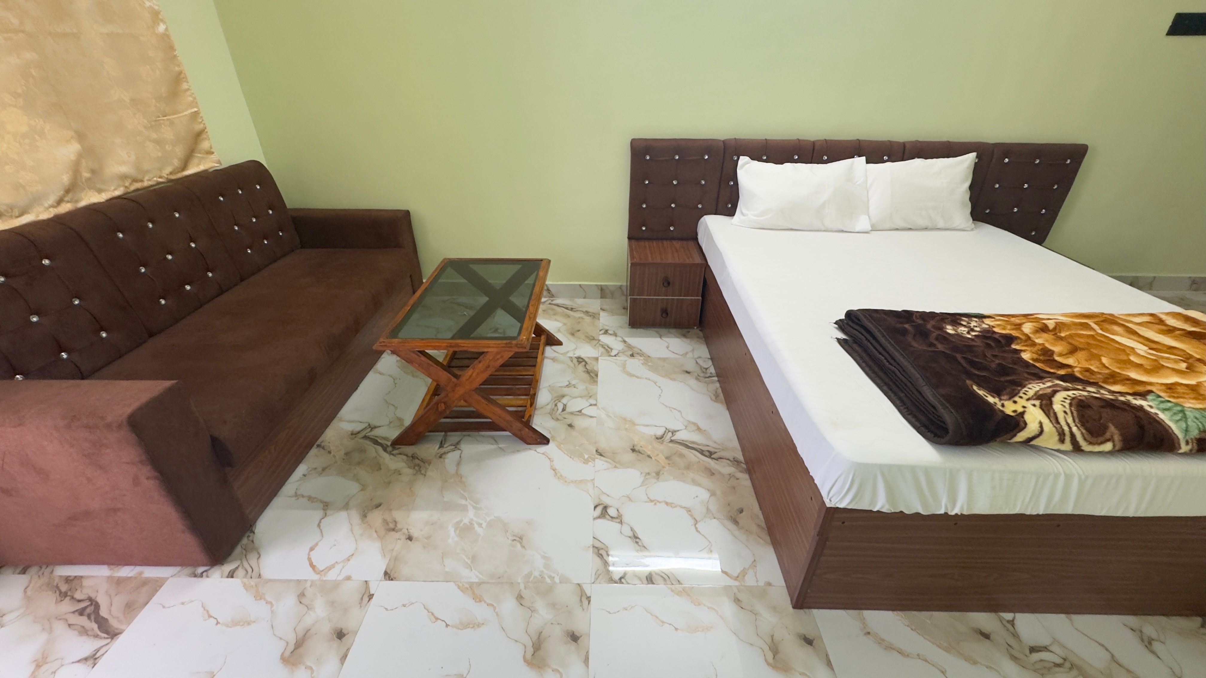 Hotel Prisha Recidency 5