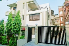 Hotel Akash Palace, Noida