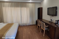 Ladakh Continental, Leh