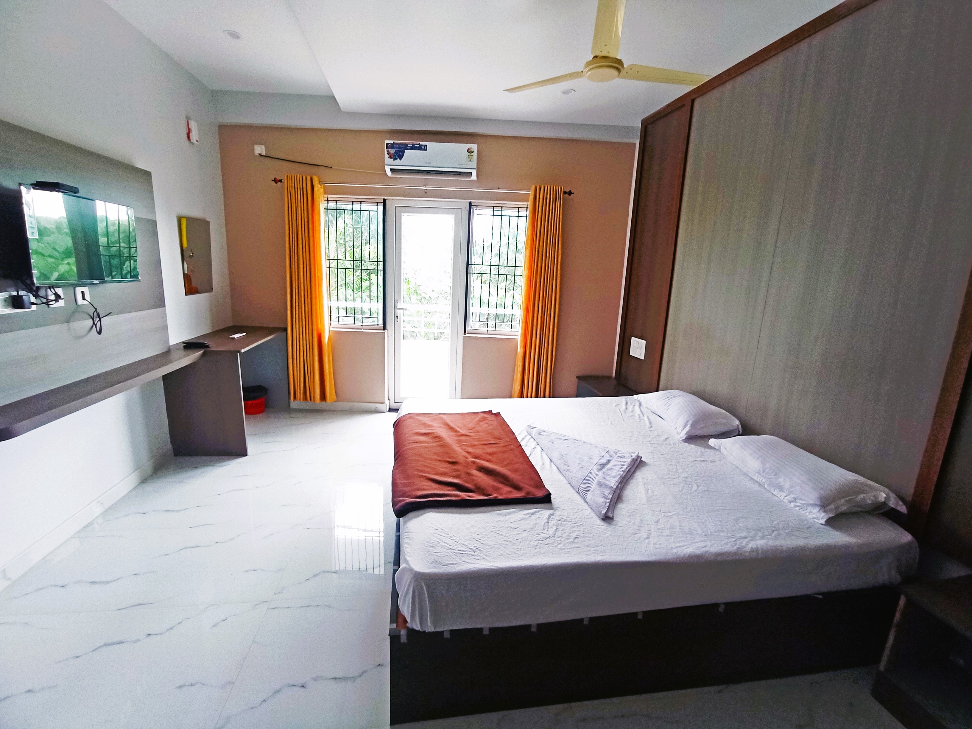 Hotel Quality Boarding and Lodging - Tap to explore photos