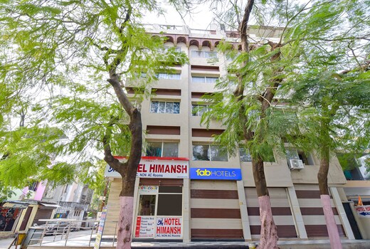 FabExpress Himansh - About a minute walk to Mahakaleshwar Jyotirlinga.