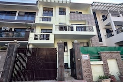 Hotel Ashray Noida, Noida