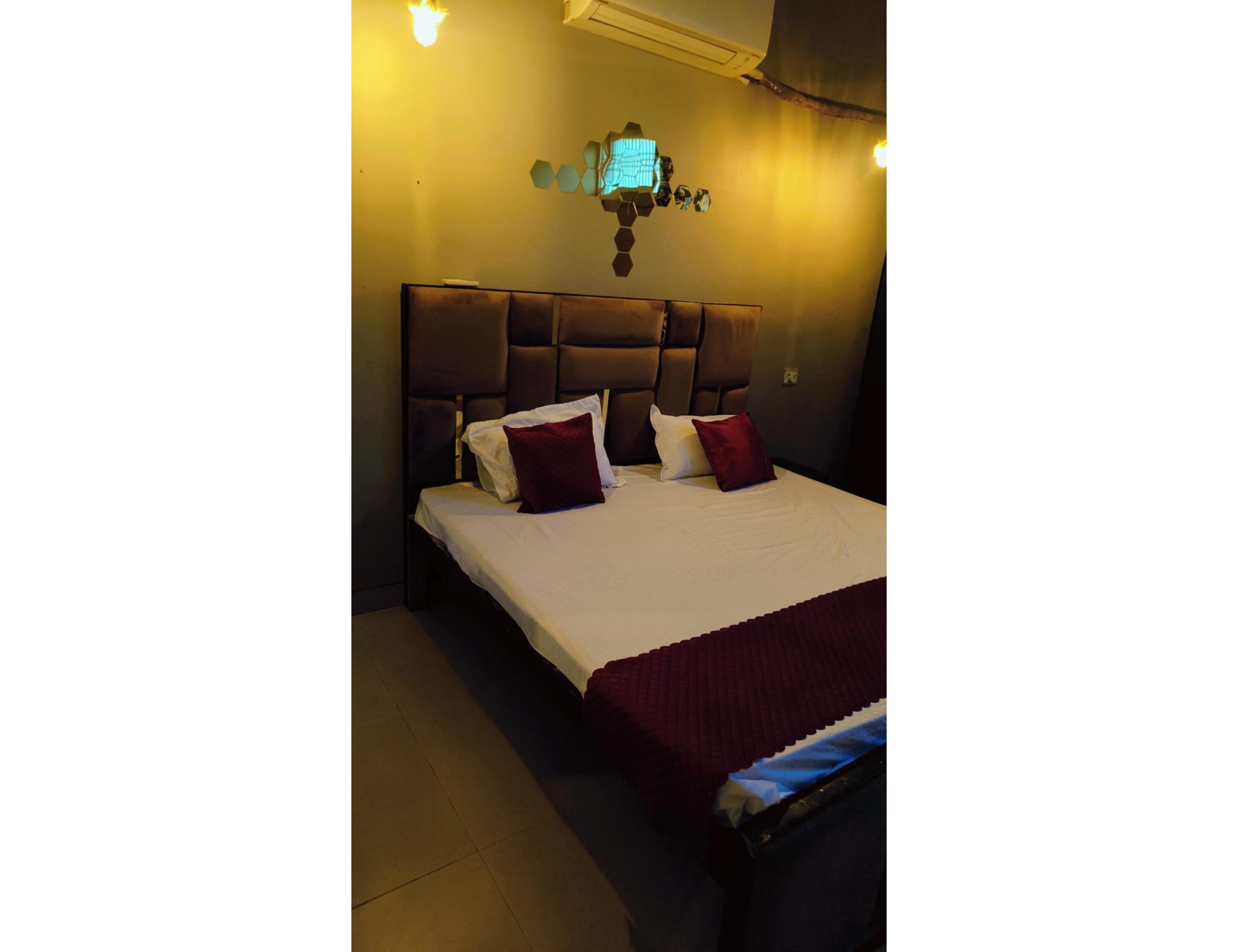 Aadyasbnb @2BHK Lanka - Tap to explore photos