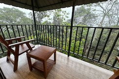 Tree house @ Thumpayil hills Tea Plantation vagamon, Vagamon