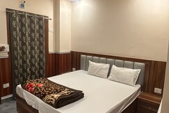 Lovkush Bhavan stay 100mtr - from Ramjanam bhumi, Ayodhya