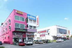 Hotel O D'noor, Jeli