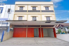 OYO 94774 Mulia House, Makassar