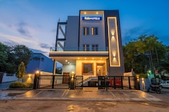 FabHotel AVS Grand and Banquets - 500m from Gomti Nagar railway station, Lucknow