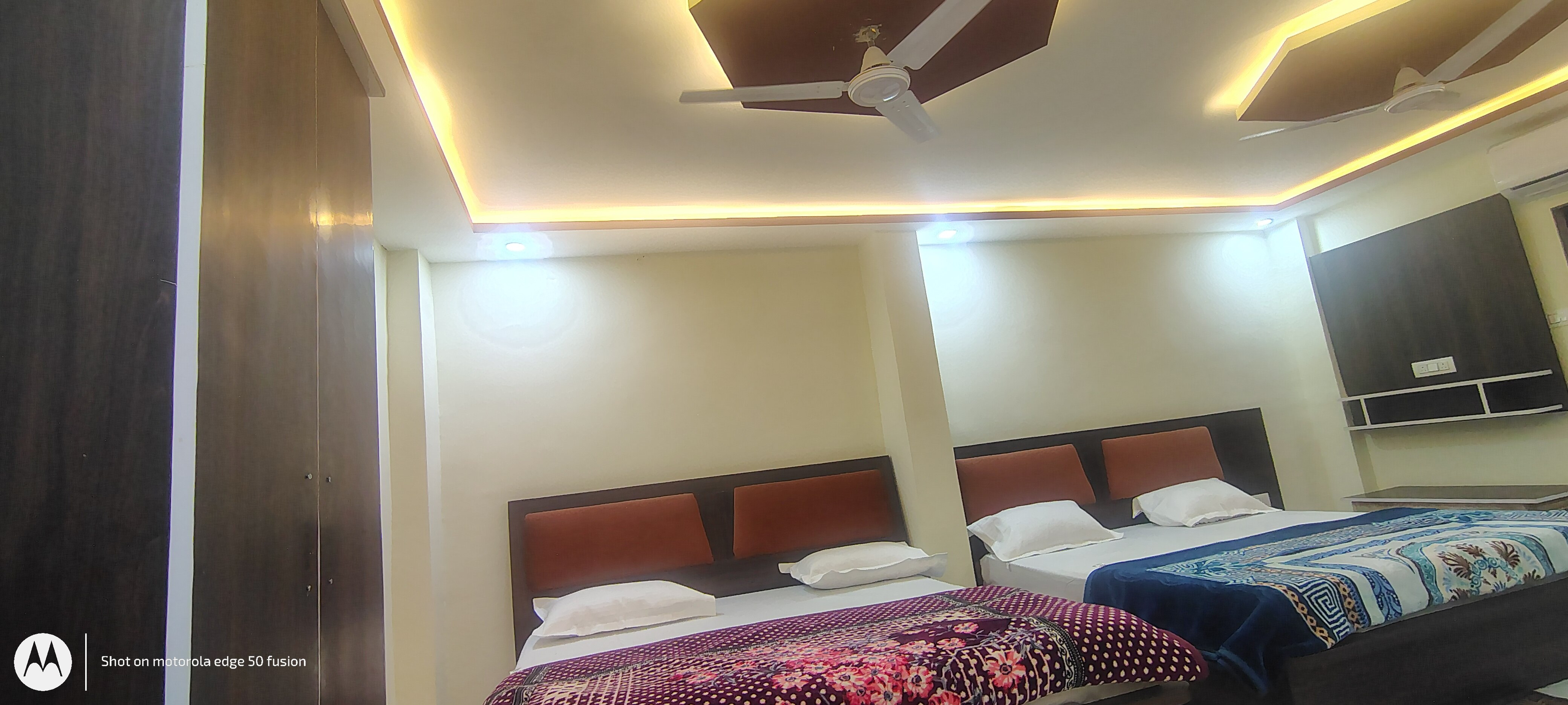Shivhare palace inn - Tap to explore photos