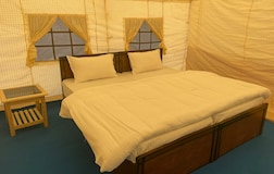 Deluxe Camp with Mountain View