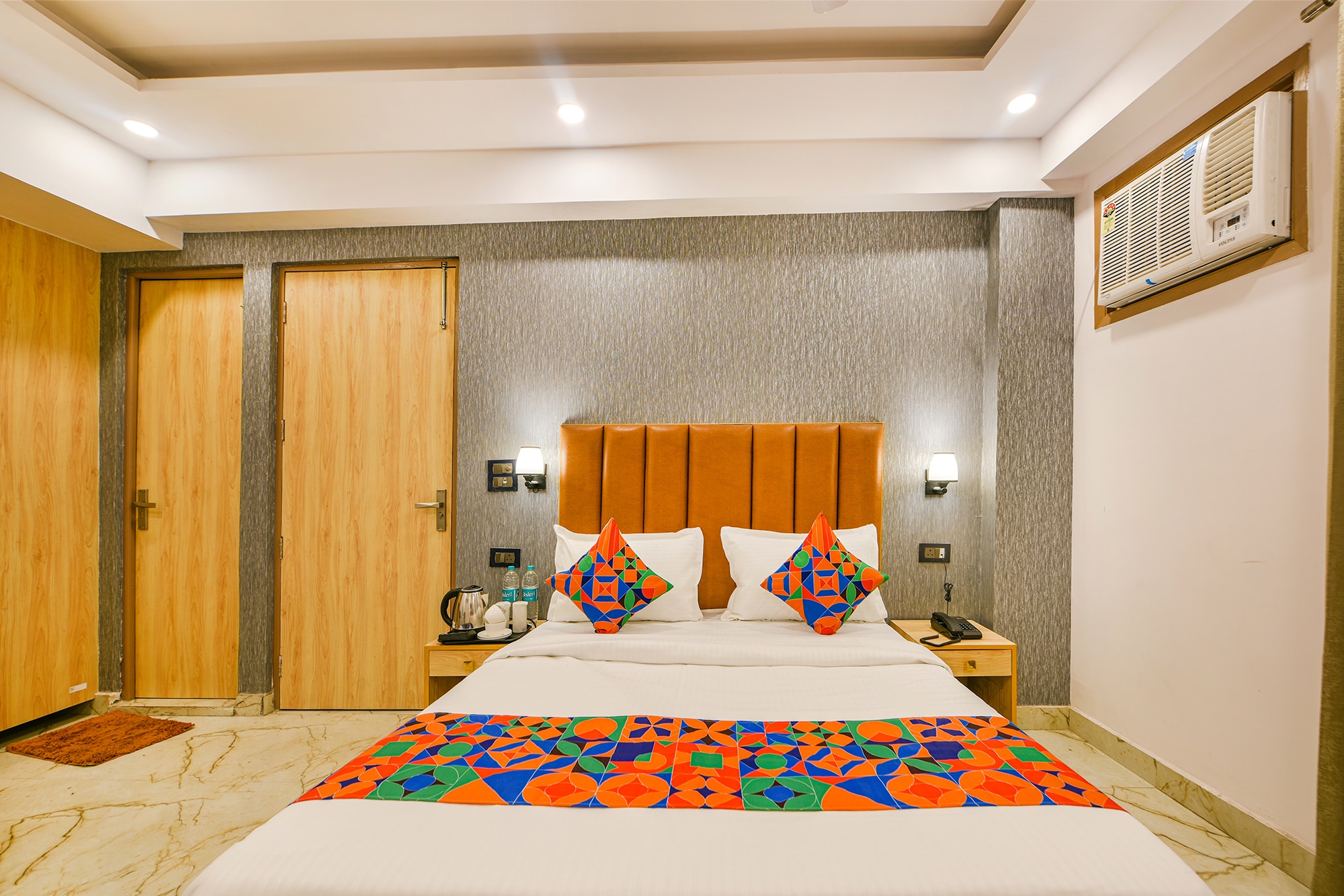 FabHotel Tree House  Nr Yashobhoomi Convention Centre - Tap to explore photos