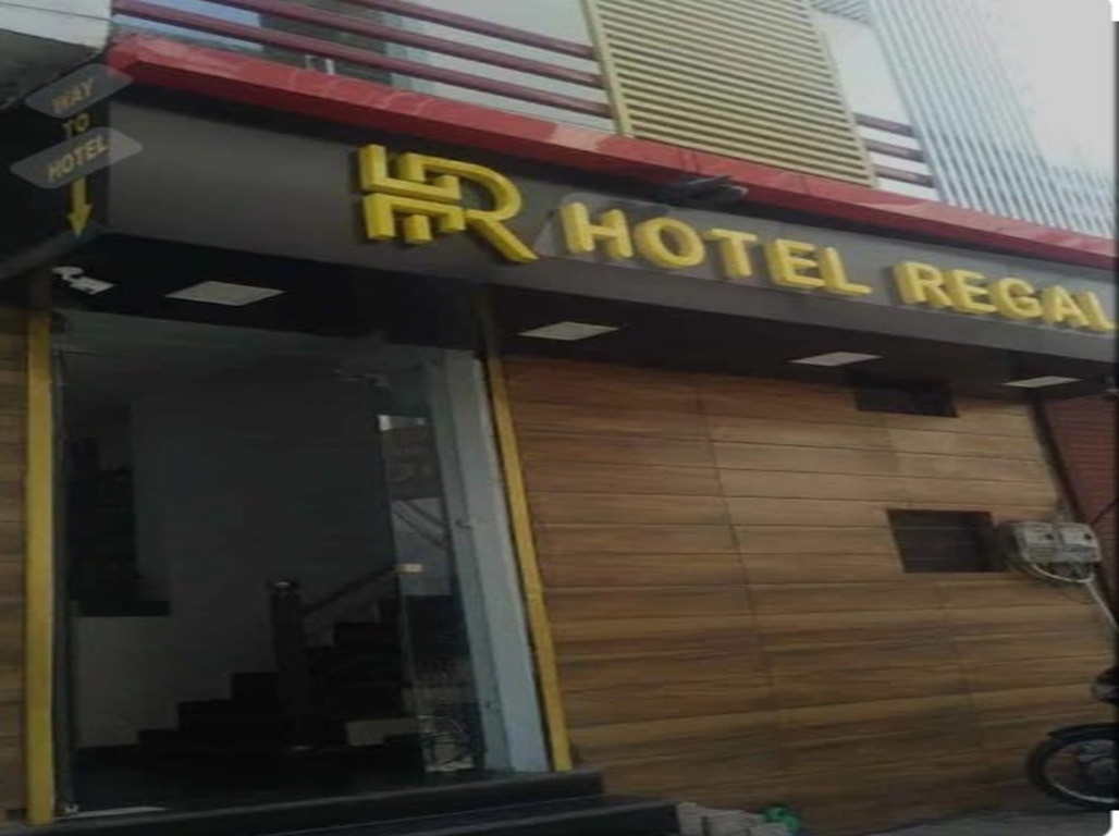 Hotel Regal - Tap to explore photos