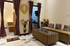 Raghav Vilas - Luxury Group Stay Near Kashi Temple, Varanasi