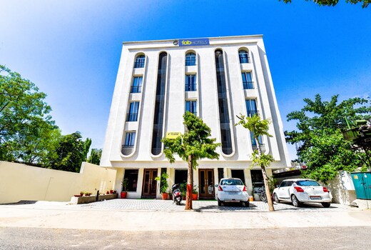 FabHotel Shiv Mahima