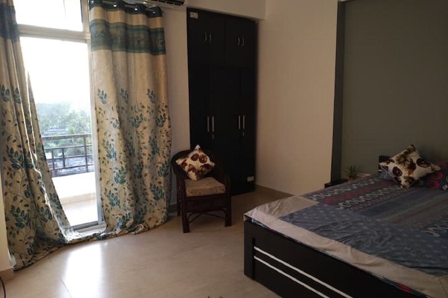 Swarna's Home Stay - Tap to explore photos